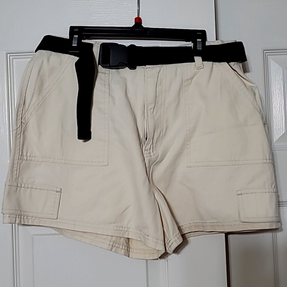 NWOT love revival womens shorts with snap belt cream color size L